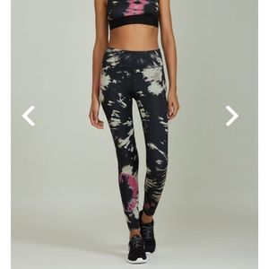 Noli Yoga Tie Dye Leggings NWT